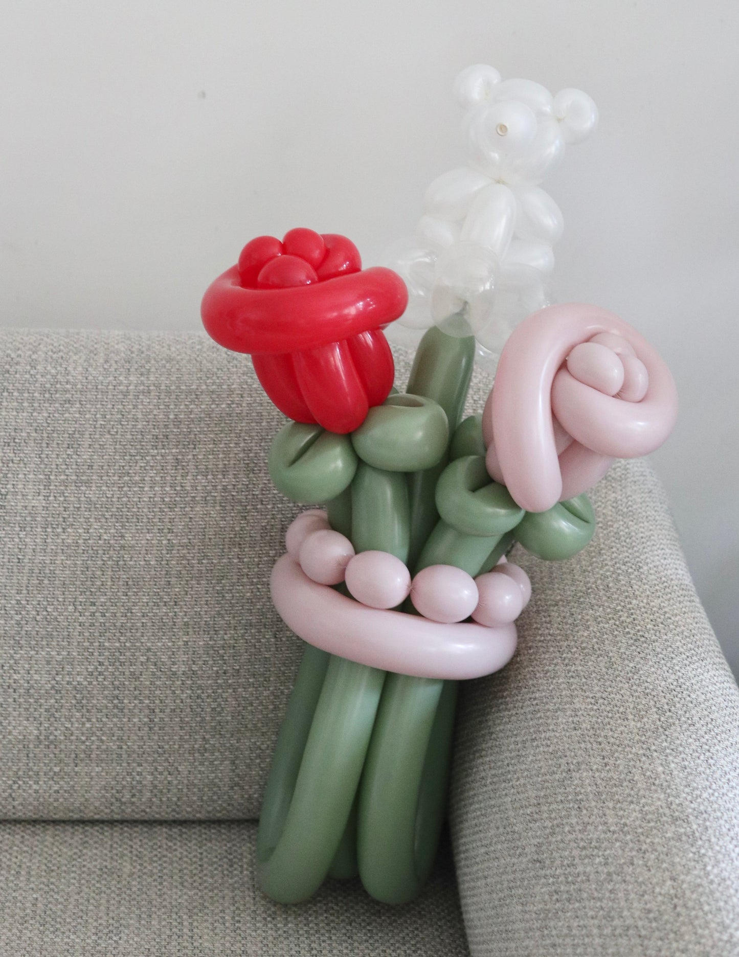 Teddy Bear Rose Balloon Bouquet 泰迪熊玫瑰氣球花束