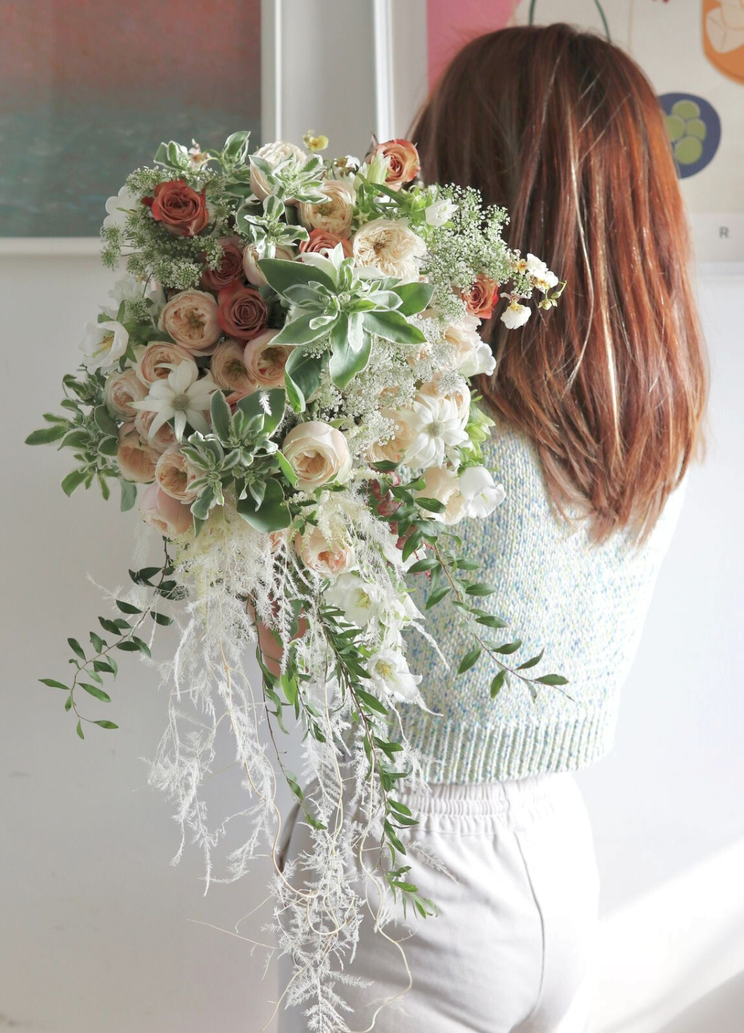 DUSTY 垂墜新娘捧花 - 婚禮花球 | 香港送花 Keen Fleur