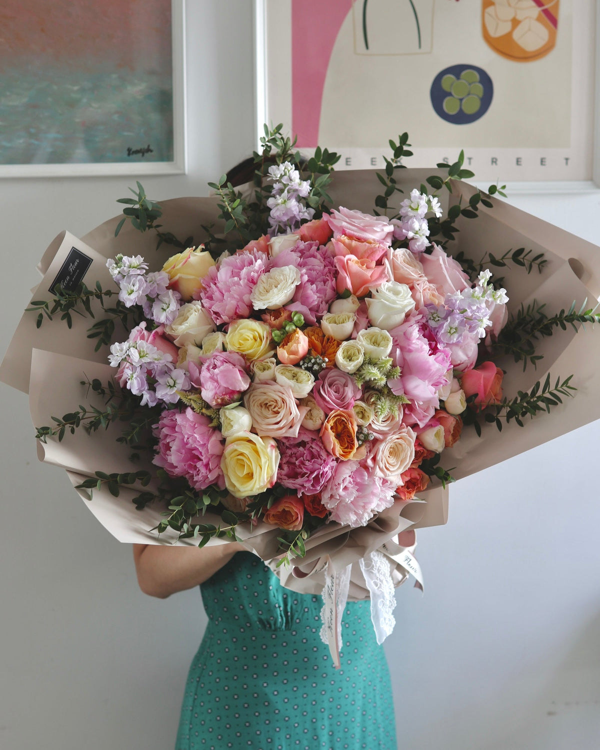 Elizabeth 玫瑰牡丹花束 Queen Size 香港送花