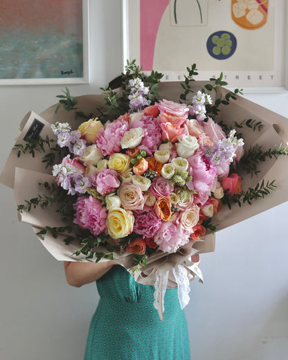 Elizabeth 玫瑰牡丹花束 Queen Size 香港送花