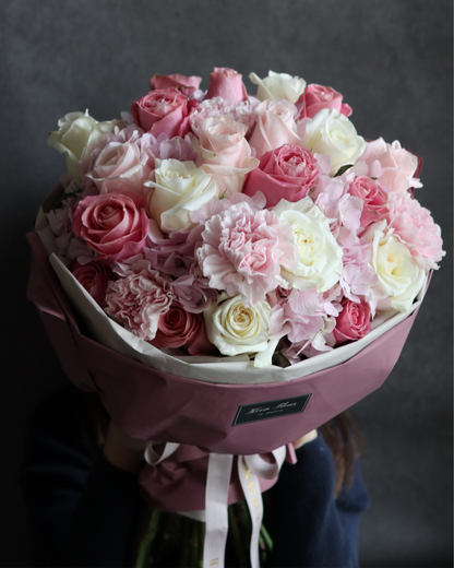 GENTLE LOVE 浪漫生日花束 - 玫瑰康乃馨 | 香港送花 Keen Fleur