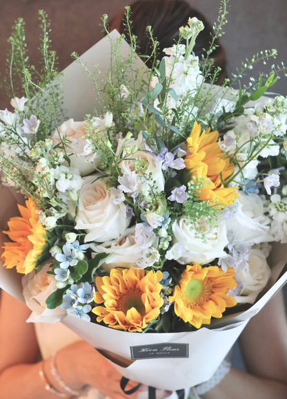 SUMMER ELEGANCE O'Hara玫瑰、尤加利、向日葵花束  2